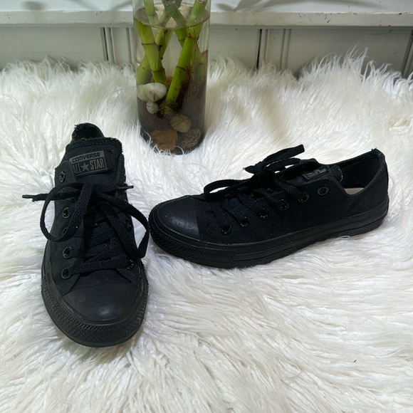 Converse low top sneakers - Picture 1 of 8